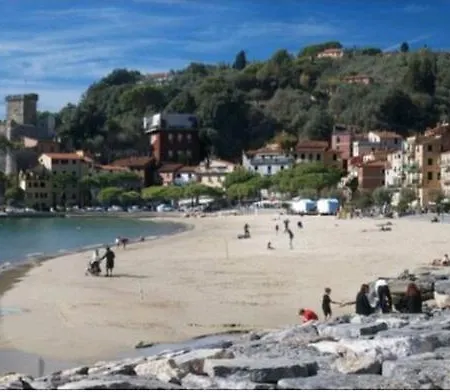 La Marina Santerenzo Apartment *